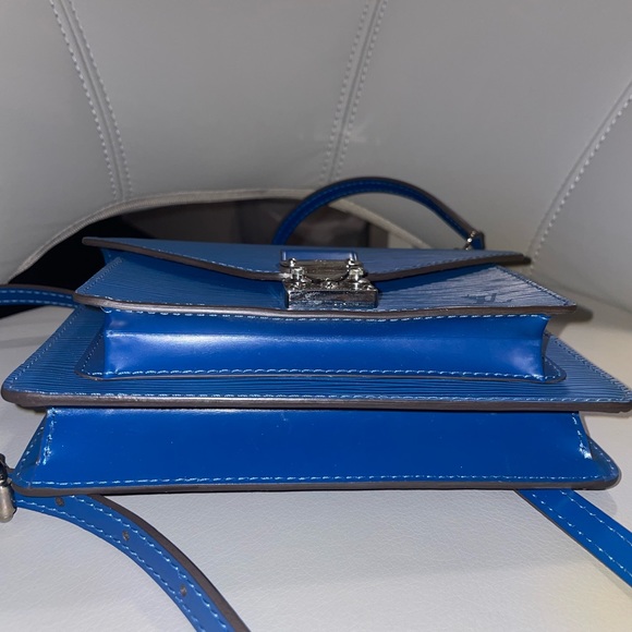 Louis Vuitton Monceau bag in Epi Leather - Picture 2 of 9